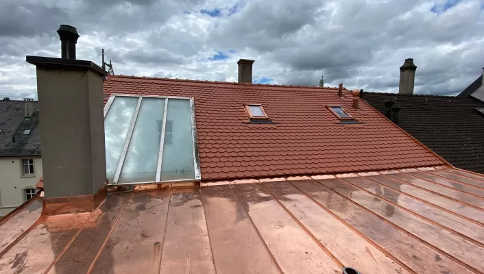 Energetische-Dachsanierung-Denkmalschutz_Hebelstrasse-Basel-v2__FillWzcwNiw0MDBd.jpg