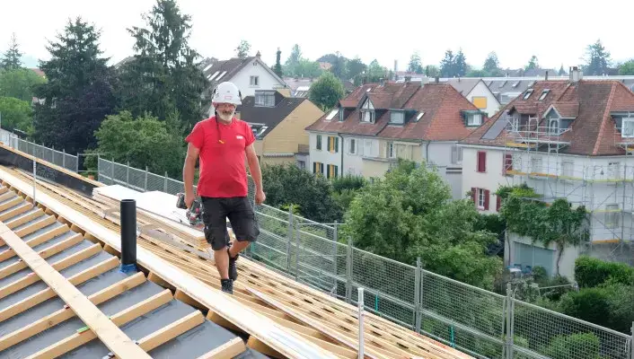 Photovoltaikanlage-Dachsanierung-_Wohngenossenschaft-Niederholz-Riehen-v4__FillWzcwNiw0MDBd.JPG