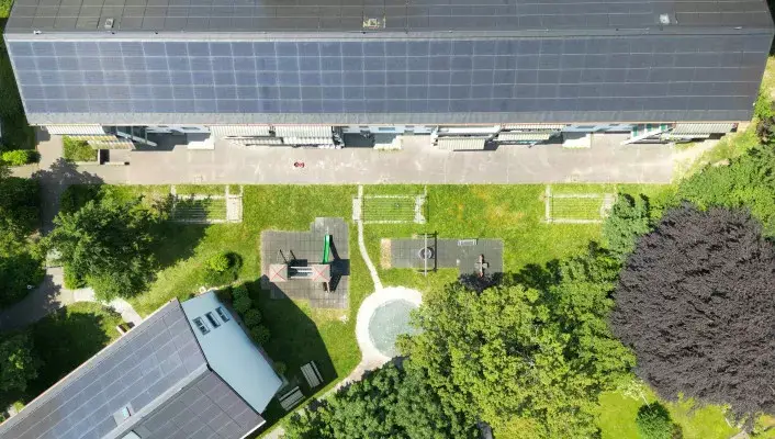 Photovoltaikanlage-Dachsanierung-_Wohngenossenschaft-Niederholz-Riehen__FillWzcwNiw0MDBd.jpg